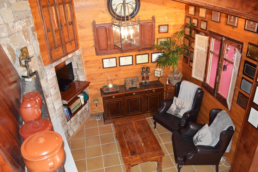 فندق Casa Escosa Albalate del Arzobispo المظهر الخارجي الصورة